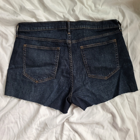 Gap Denim Cut Off Shorts - Picture 4 of 7